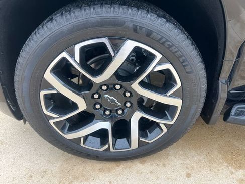 Used 2024 Chevrolet Silverado EV RST AWD/4WD image 11