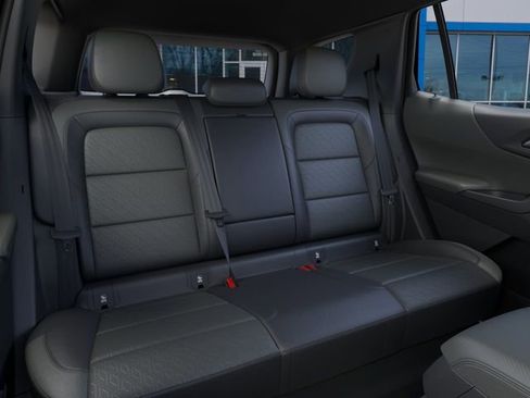 New 2026 Chevrolet Equinox LT FWD image 17