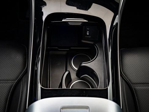 Certified 2025 Mercedes-Benz GLC 300 4MATIC image 32