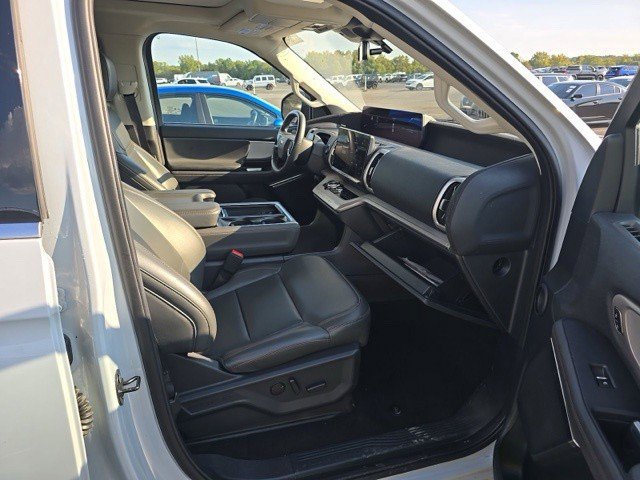 Used 2025 Ford Expedition Max Active AWD/4WD image 10