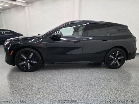 Used 2024 BMW iX xDrive50 w/ Premium Package AWD/4WD image 4