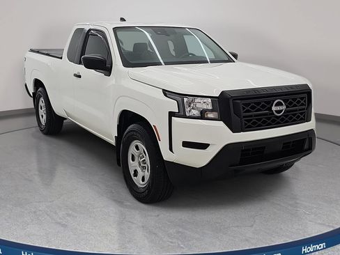 Used 2024 Nissan Frontier S RWD image 3