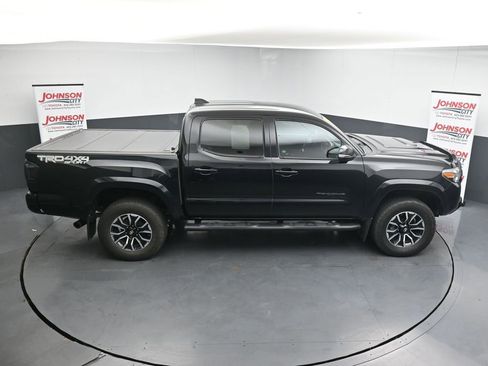 Used 2020 Toyota Tacoma TRD Sport w/ Technology Package AWD/4WD image 31