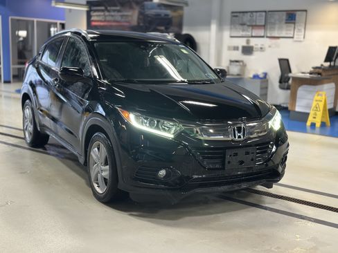 Used 2019 Honda HR-V EX image 3