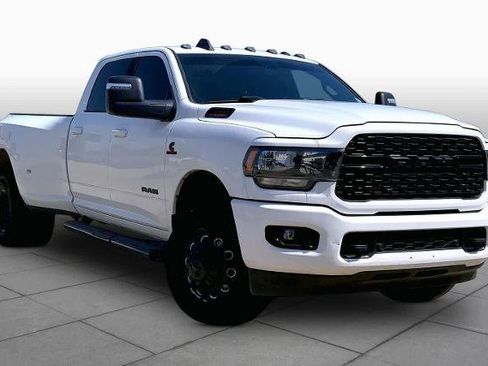 Used 2024 RAM 3500 Big Horn w/ Night Edition AWD/4WD image 3