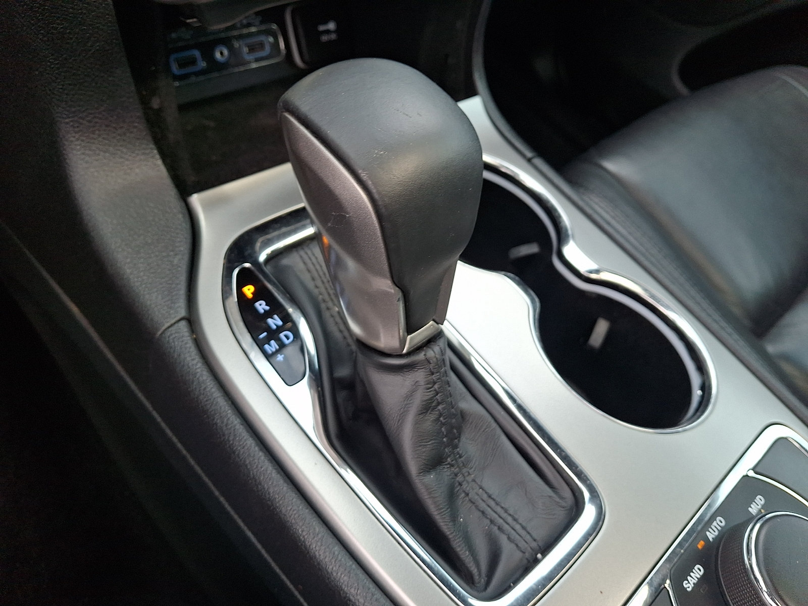 Used 2018 Jeep Grand Cherokee Limited AWD/4WD image 15