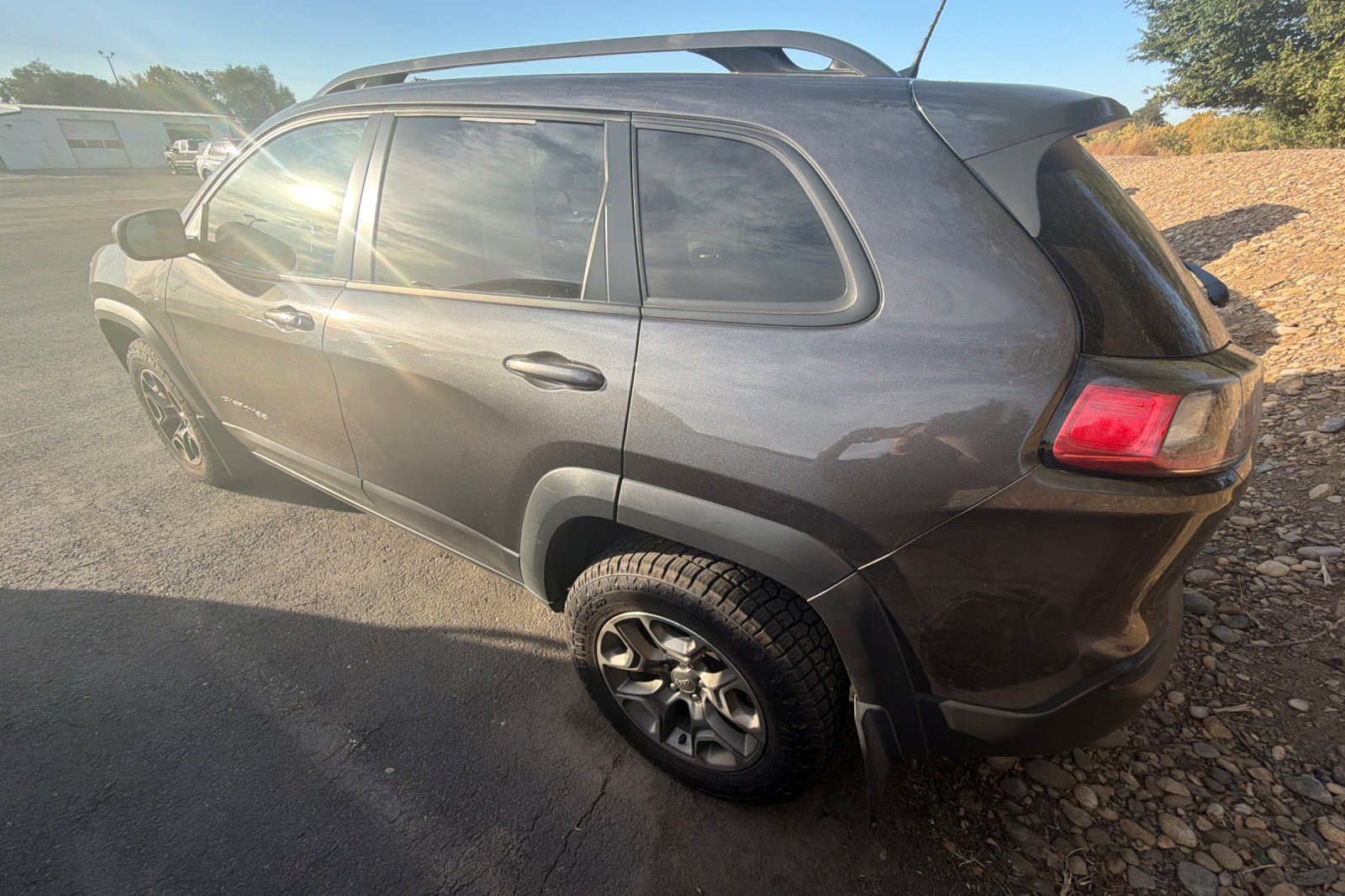Used 2021 Jeep Cherokee Trailhawk w/ Sun, Sound & Nav Group AWD/4WD image 5