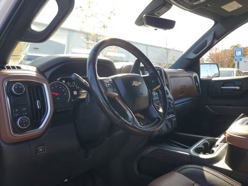 Used 2020 Chevrolet Silverado 1500 High Country w/ Technology Package image 22