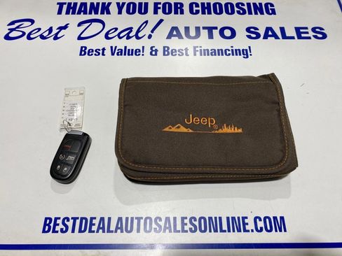 Used 2019 Jeep Cherokee Limited w/ Luxury Group AWD/4WD image 30
