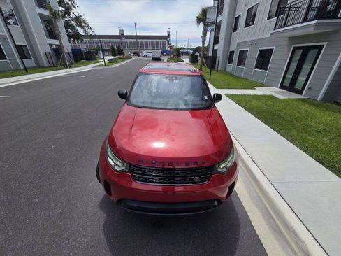 Used 2017 Land Rover Discovery HSE AWD/4WD image 3