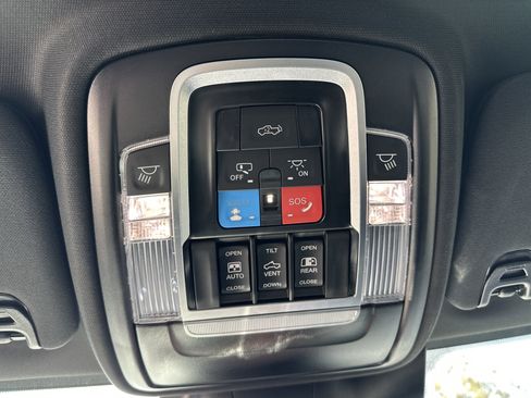 Used 2025 RAM 2500 Limited image 33