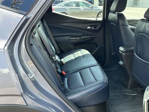 Used 2023 Chevrolet Bolt EUV LT w/ Convenience Package FWD image 7
