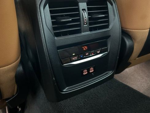 Used 2022 BMW 330i xDrive Sedan w/ Driving Assistance Package image 29