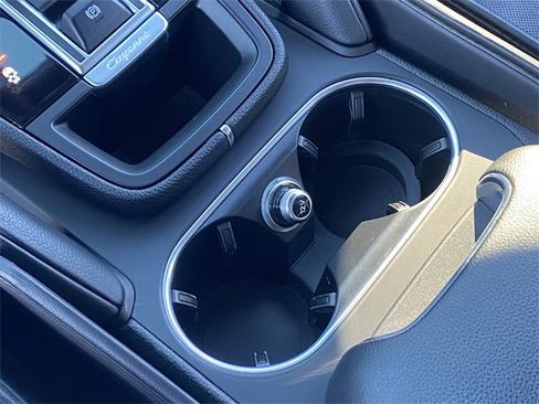 Used 2022 Porsche Cayenne S image 18