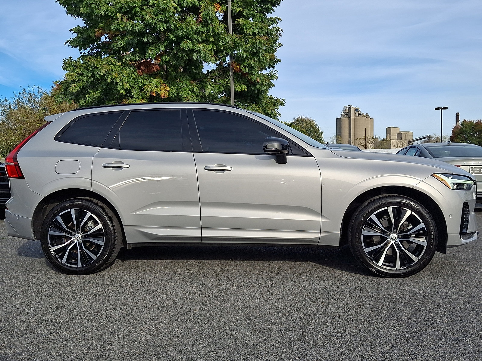 Used 2023 Volvo XC60 B5 Plus w/ Climate Package AWD/4WD image 7