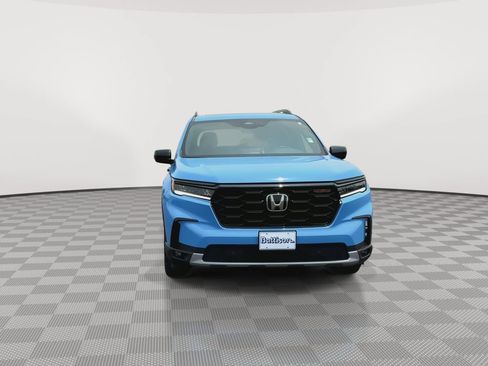 Used 2024 Honda Pilot TrailSport image 3