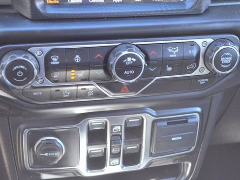 Used 2021 Jeep Gladiator Willys image 31