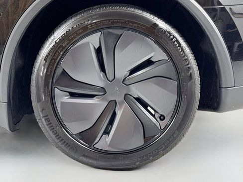 Used 2026 Tesla Model Y AWD image 9