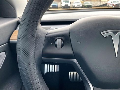 Used 2021 Tesla Model 3 Standard Range Plus image 18