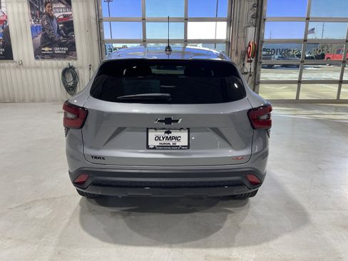 New 2026 Chevrolet Trax RS w/ Driver Confidence Package FWD image 7