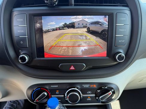 Used 2023 Kia Soul LX w/ Option Group 015 FWD image 9