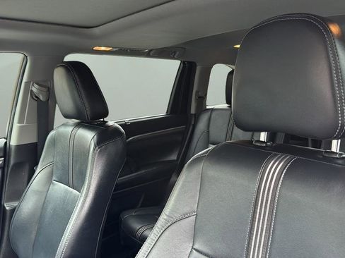 Used 2017 Toyota Highlander SE AWD/4WD image 12