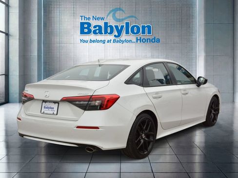 Used 2024 Honda Civic Sport image 4