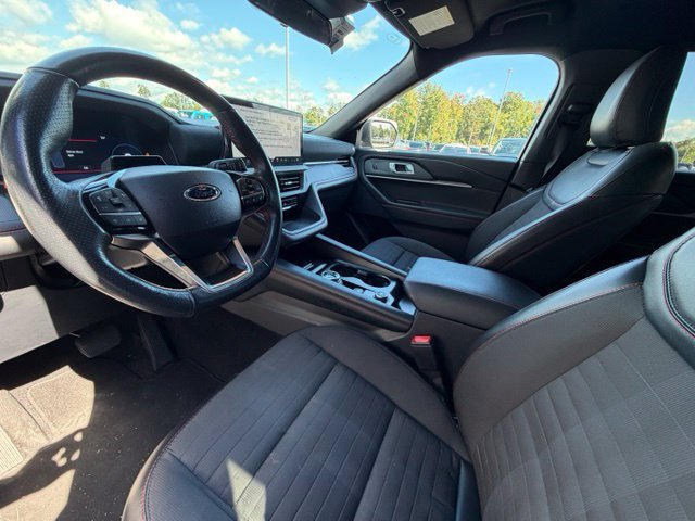 Used 2025 Ford Explorer ST-Line AWD/4WD image 18