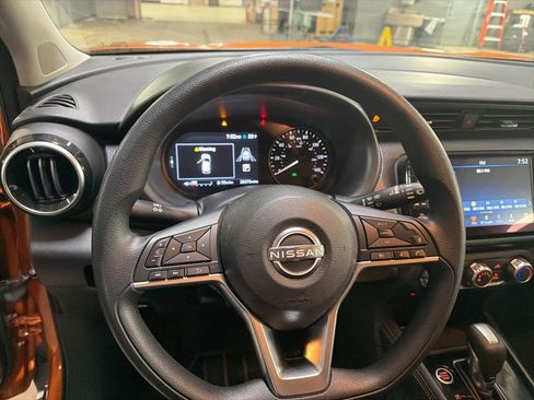 Used 2023 Nissan Kicks SV w/ Exterior Package image 7