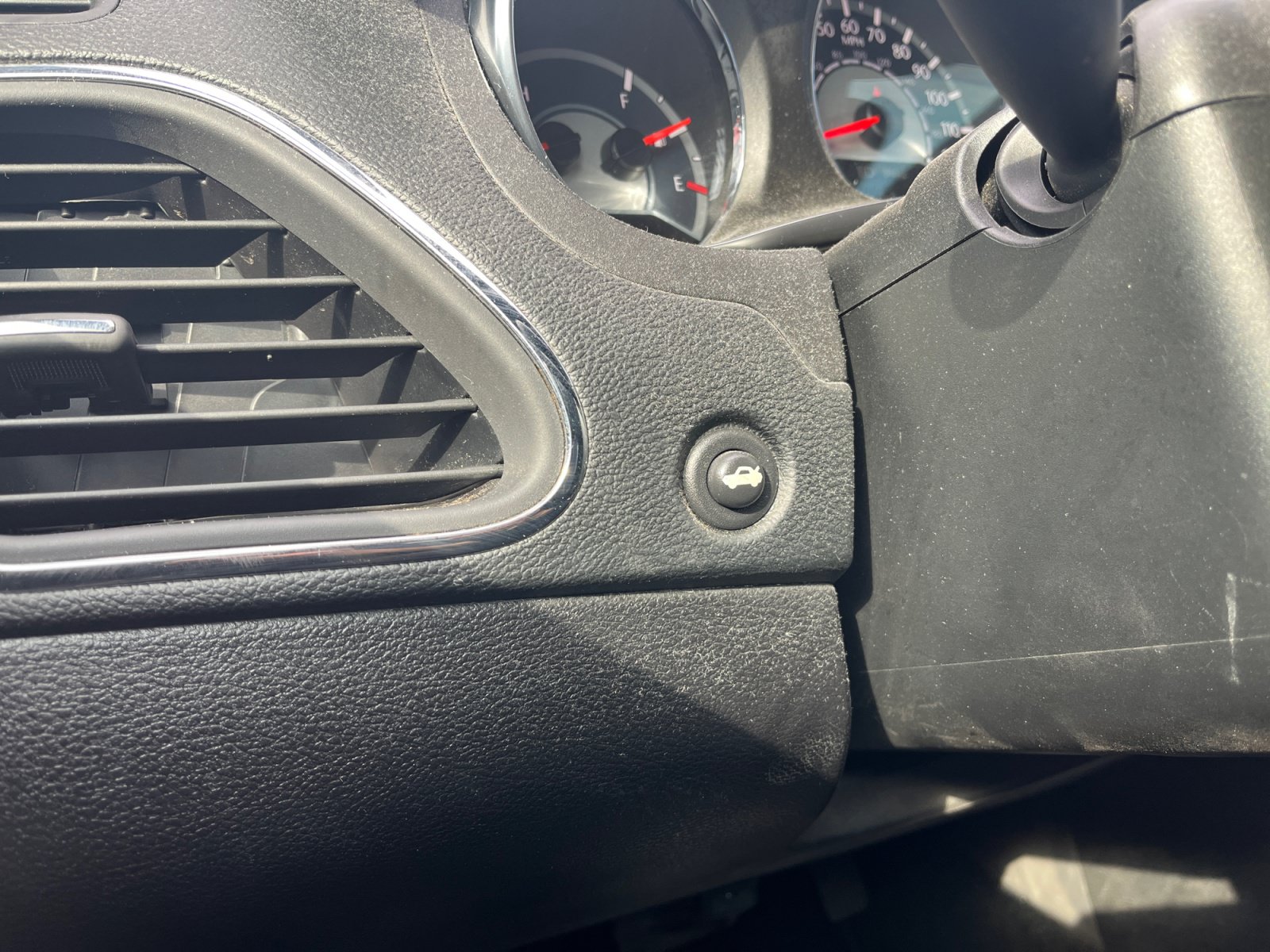 Used 2013 Chrysler 200 Touring FWD image 24
