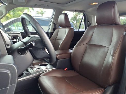 Used 2016 Toyota 4Runner Limited AWD/4WD image 5