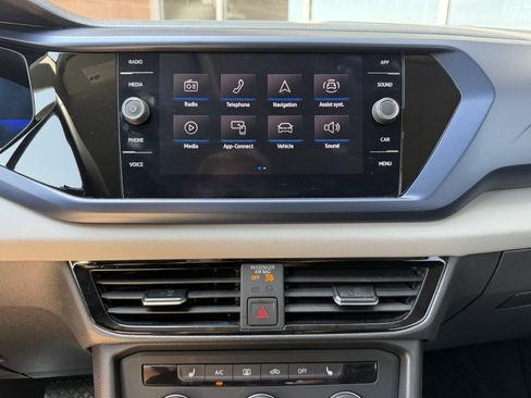 Used 2022 Volkswagen Taos SE AWD/4WD image 18