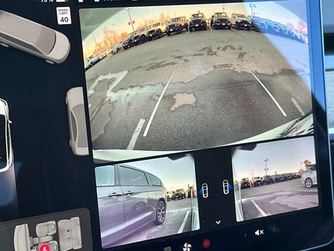 Used 2022 Tesla Model Y Long Range image 19