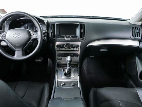 Used 2015 INFINITI Q40 w/ Moonroof Package RWD image 18