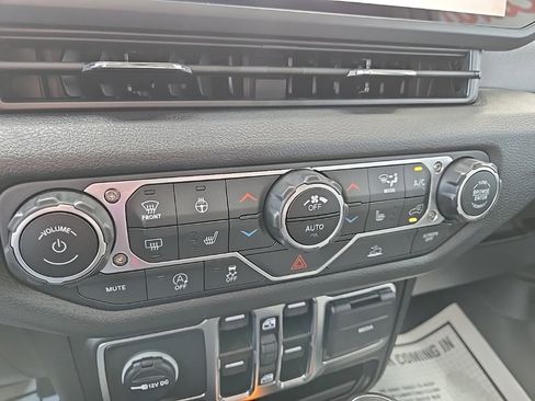 New 2025 Jeep Gladiator Sport image 48