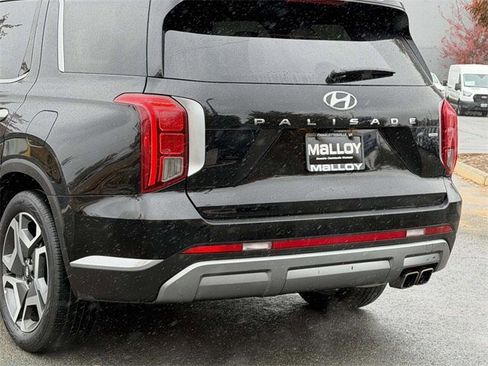 Used 2023 Hyundai Palisade Limited image 4