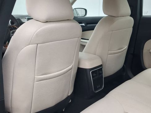 Certified 2023 Chrysler 300 Touring w/ Safetytec Plus Group RWD image 18