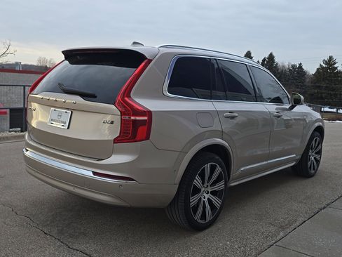 Certified 2023 Volvo XC90 B6 Ultimate w/ Lounge Package image 5