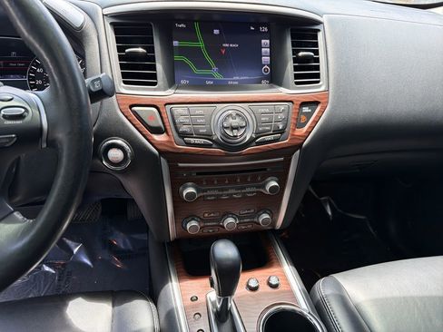 Used 2019 Nissan Pathfinder Platinum FWD image 27