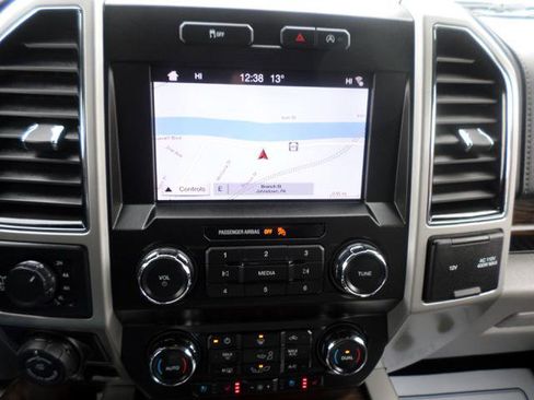 Used 2019 Ford F150 Lariat image 21