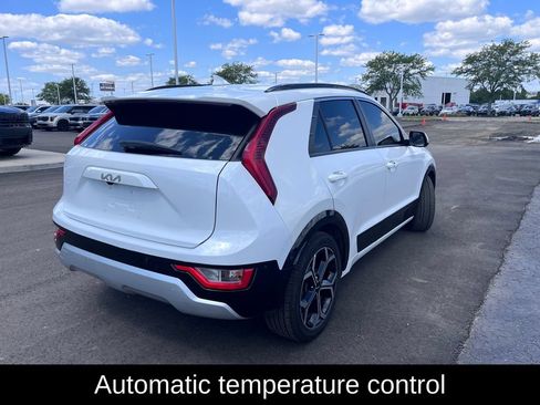 Used 2023 Kia Niro EX Touring FWD image 3