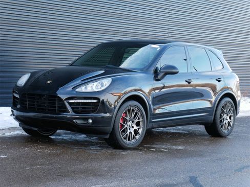 Used 2014 Porsche Cayenne Turbo image 1