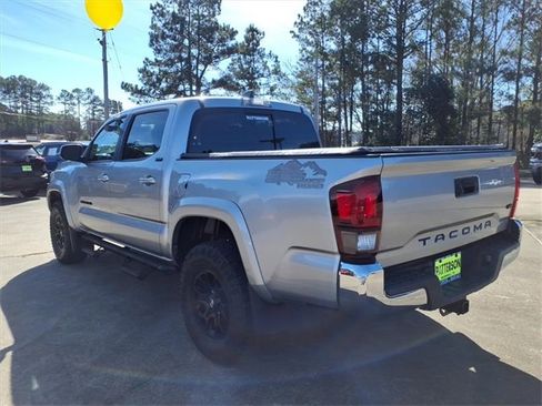 Used 2022 Toyota Tacoma TRD Sport image 4