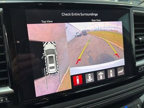 Used 2022 Chrysler Pacifica Touring-L w/ Uconnect Theater Family Group image 23