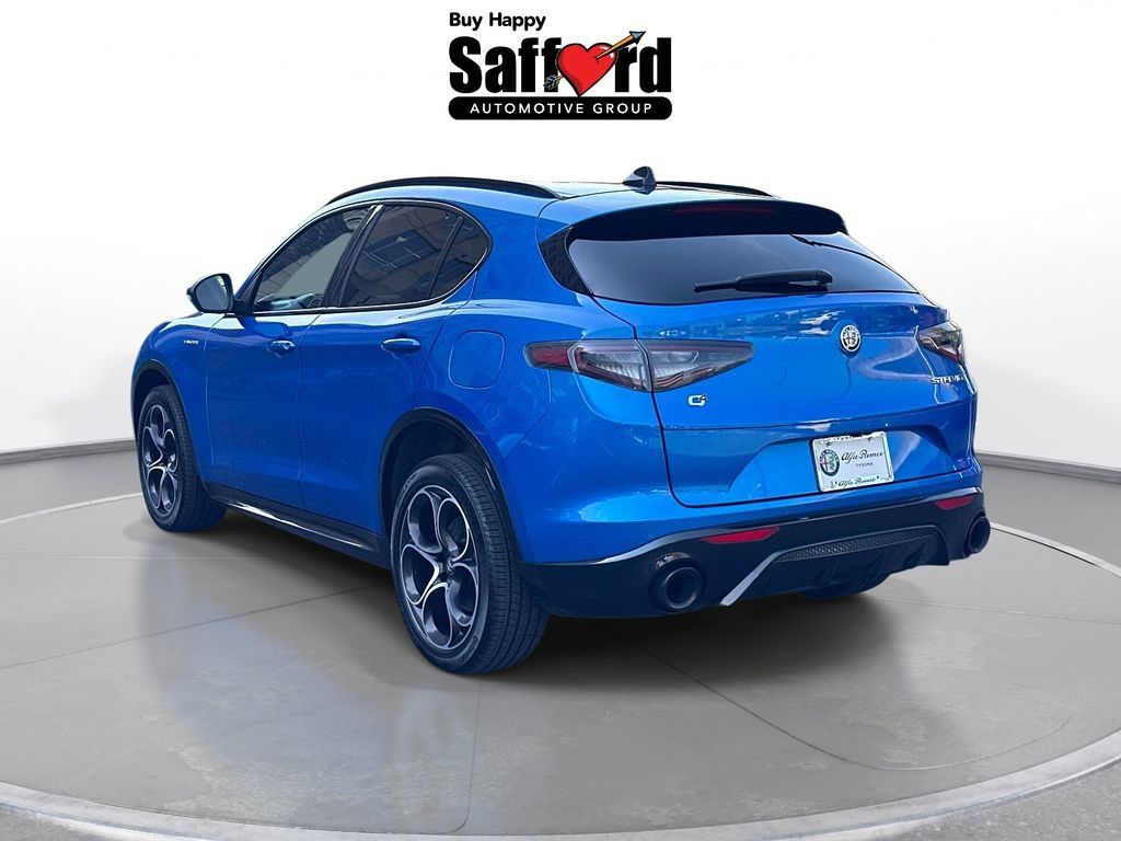 Used 2025 Alfa Romeo Stelvio Sprint AWD/4WD image 6