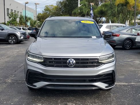 Used 2022 Volkswagen Tiguan SE R-Line image 8