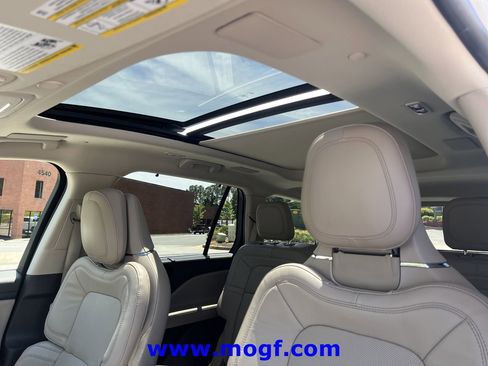 Used 2022 Lincoln Aviator Reserve w/ Equipment Group 201A AWD/4WD image 14