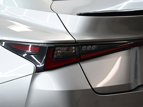 Used 2022 Lexus IS 350 F Sport image 12