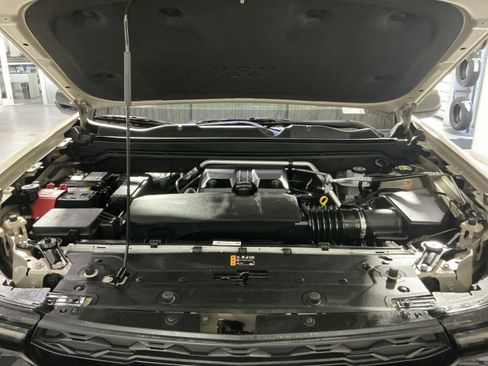 Used 2024 Chevrolet Colorado ZR2 w/ Technology Package image 34