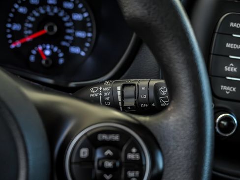 Used 2020 Kia Soul LX FWD image 24